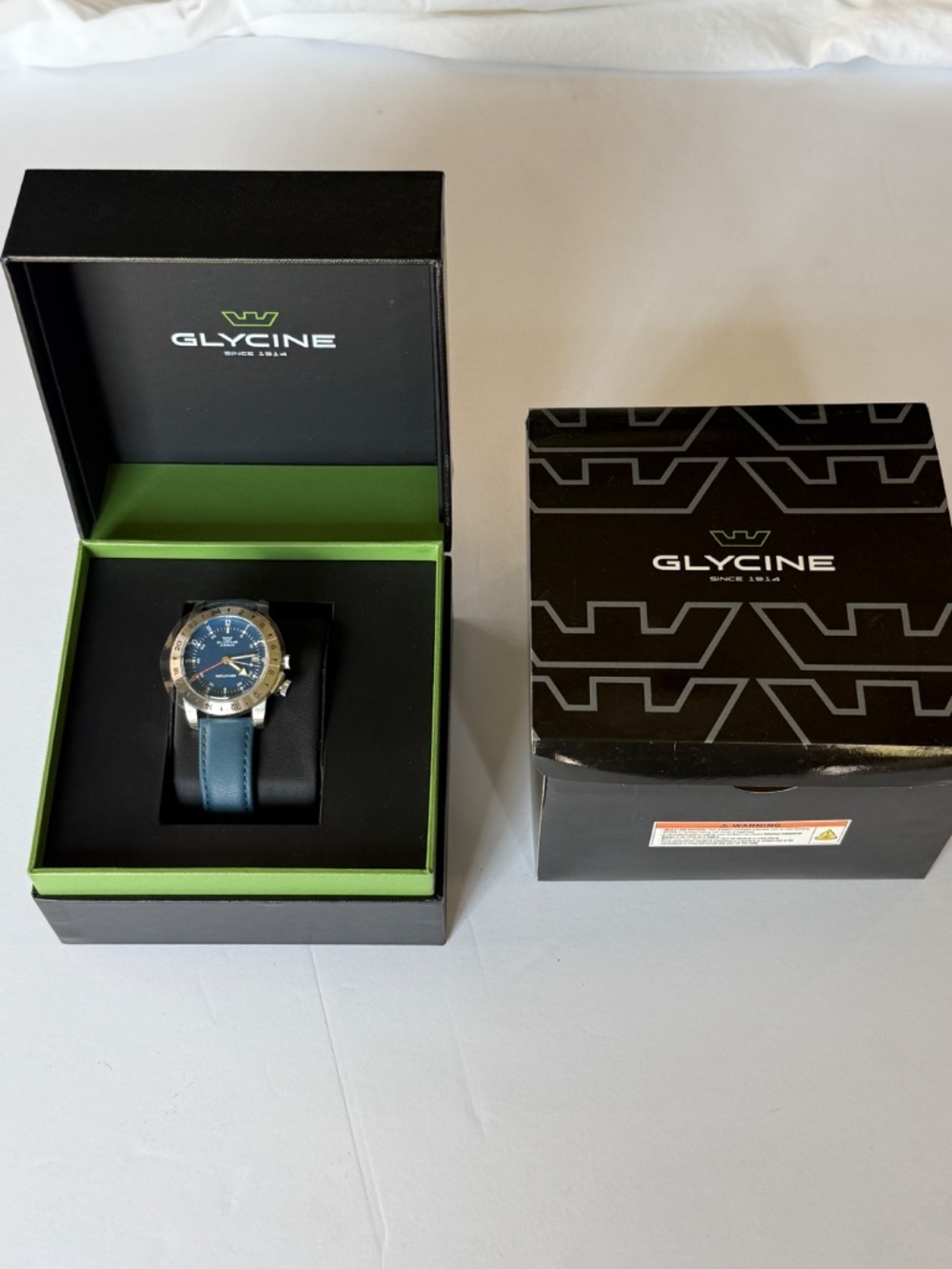 Glycine Airman GMT 40, GL1049 NEW NEVER WORN - Picture 2 of 14